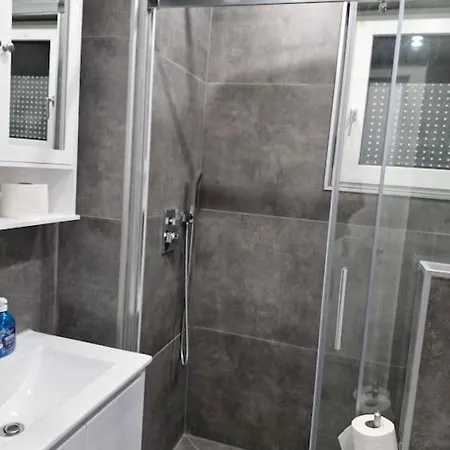 Apartament 3-zimmer In - Naehe Duesseldorf Messe & Flughafen *