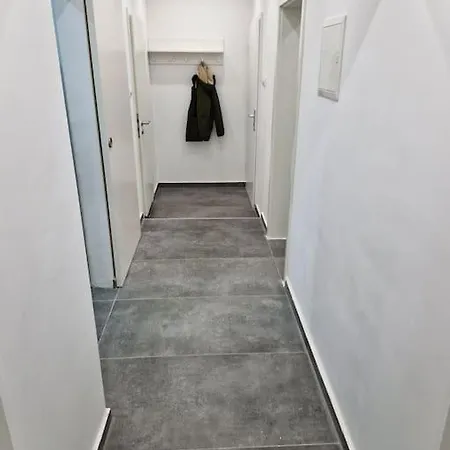 3-zimmer In - Naehe Duesseldorf Messe & Flughafen Ratingen